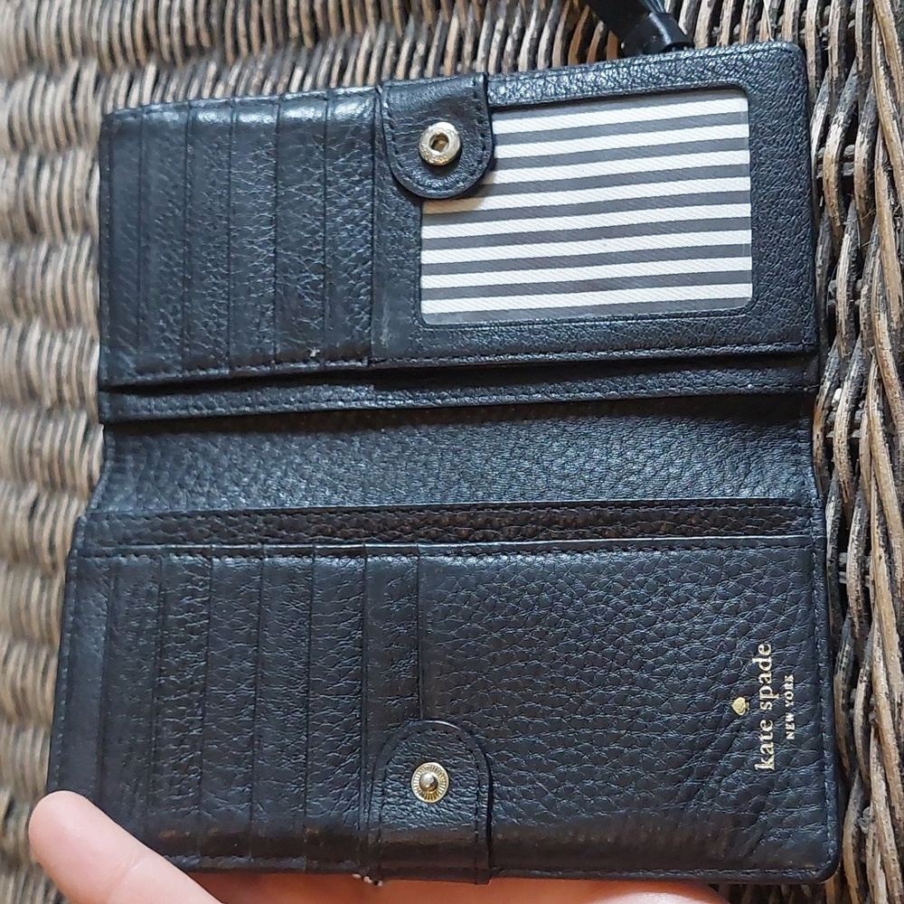 Kate Spade Leather Wallet *Final Price* - Picture 5 of 16